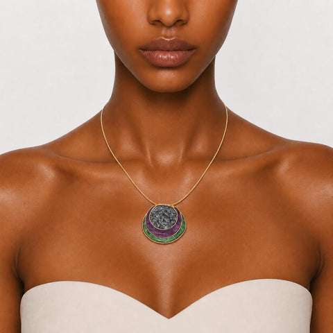 MOONSTONE BEACH IRIDESCENT SHELL PENDANT NECKLACE-100045N