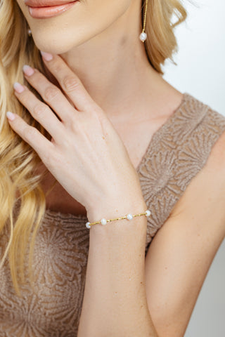 MIA GOLD CHIP PEARL BRACELET