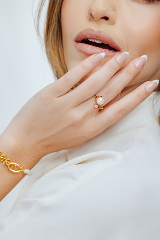 SOLAR ECLIPSE PEARL TWIST RING WITH DIAMOND ACCENT