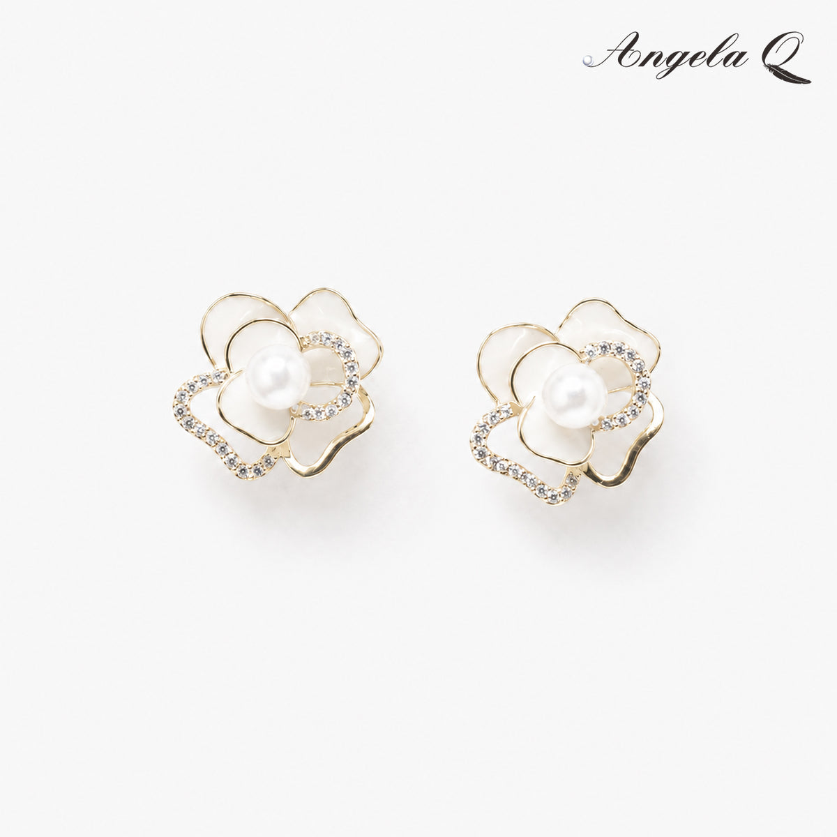 BUTTERFLY BEACH PEARL FLOWER STUD EARRINGS-400047N