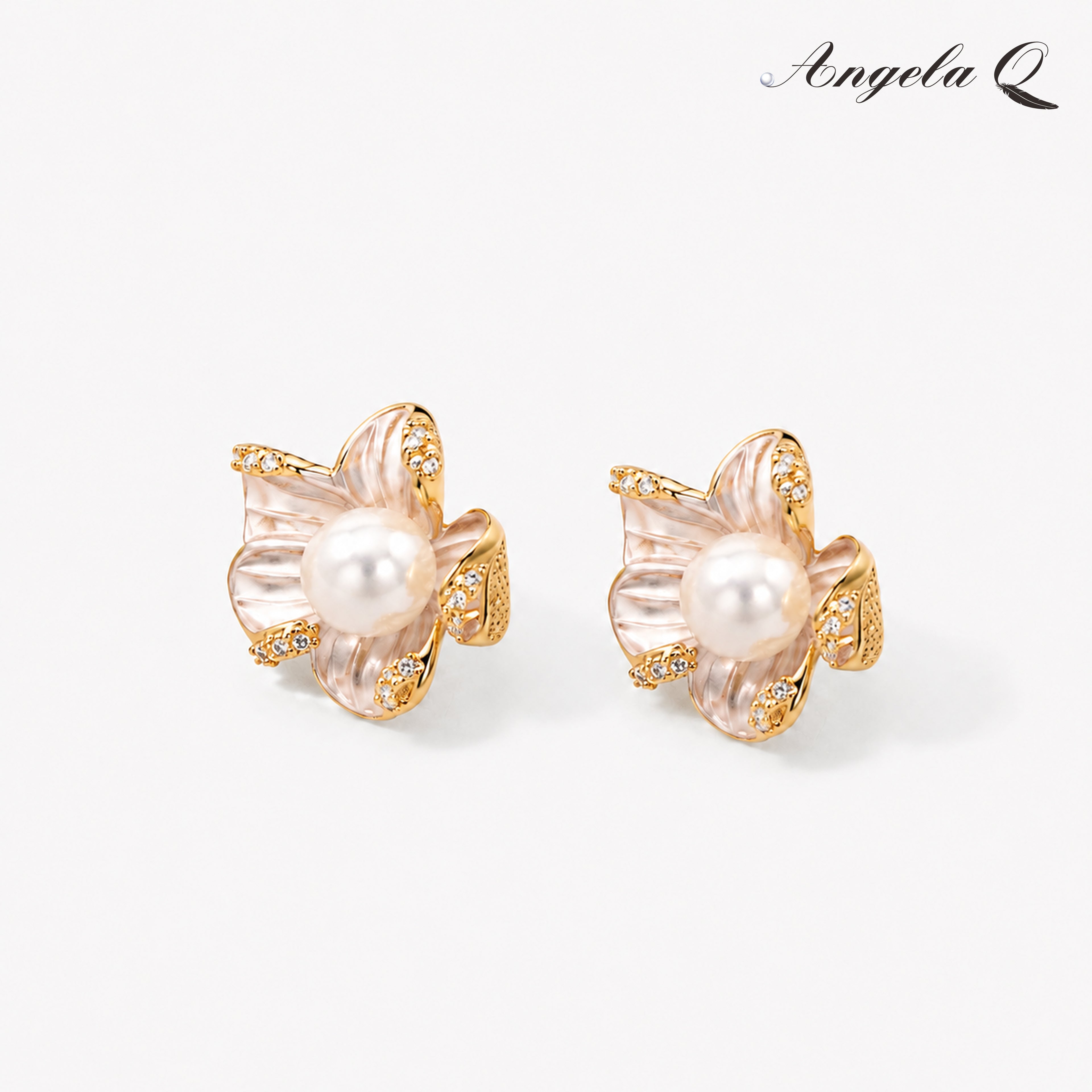 ROSE COVE - PEARL FLOWER STUD EARRINGS