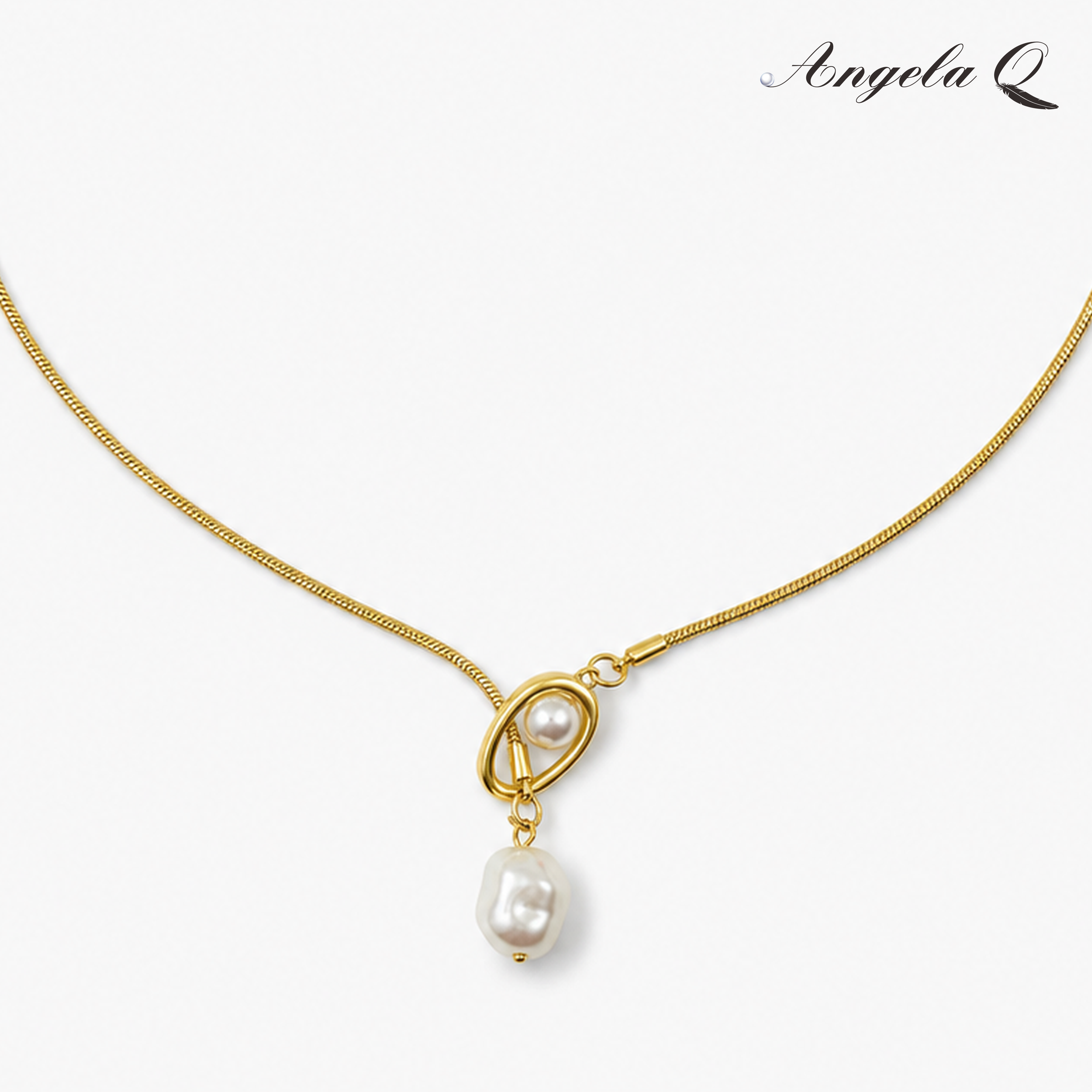 GOLDEN BAY - GOLD RESIN CHARM NECKLACE