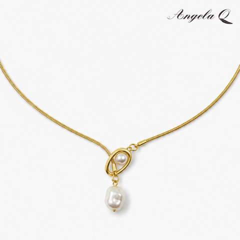 GOLDEN BAY - GOLD RESIN CHARM NECKLACE
