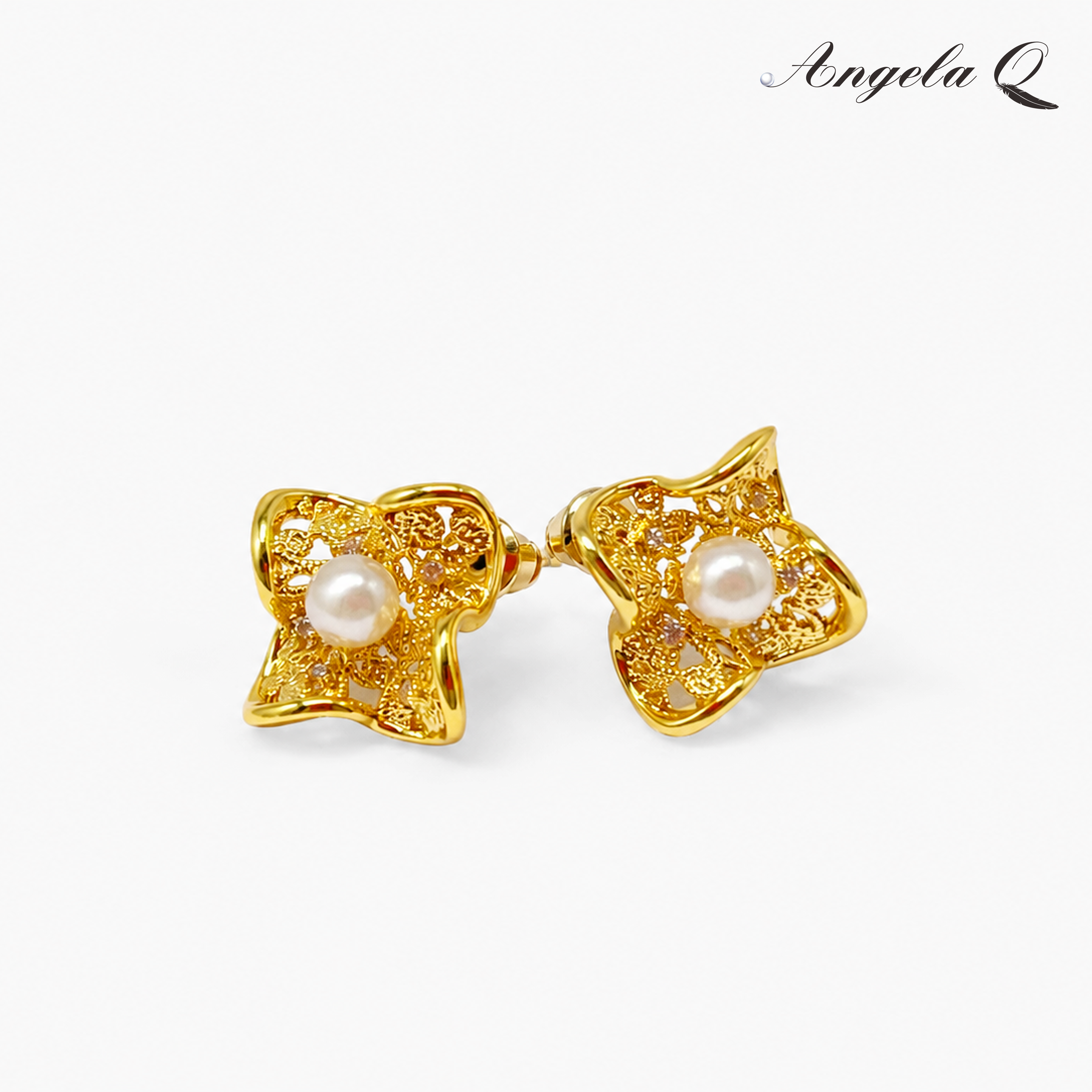 PALISADES - GOLD PEARL STUD EARRINGS