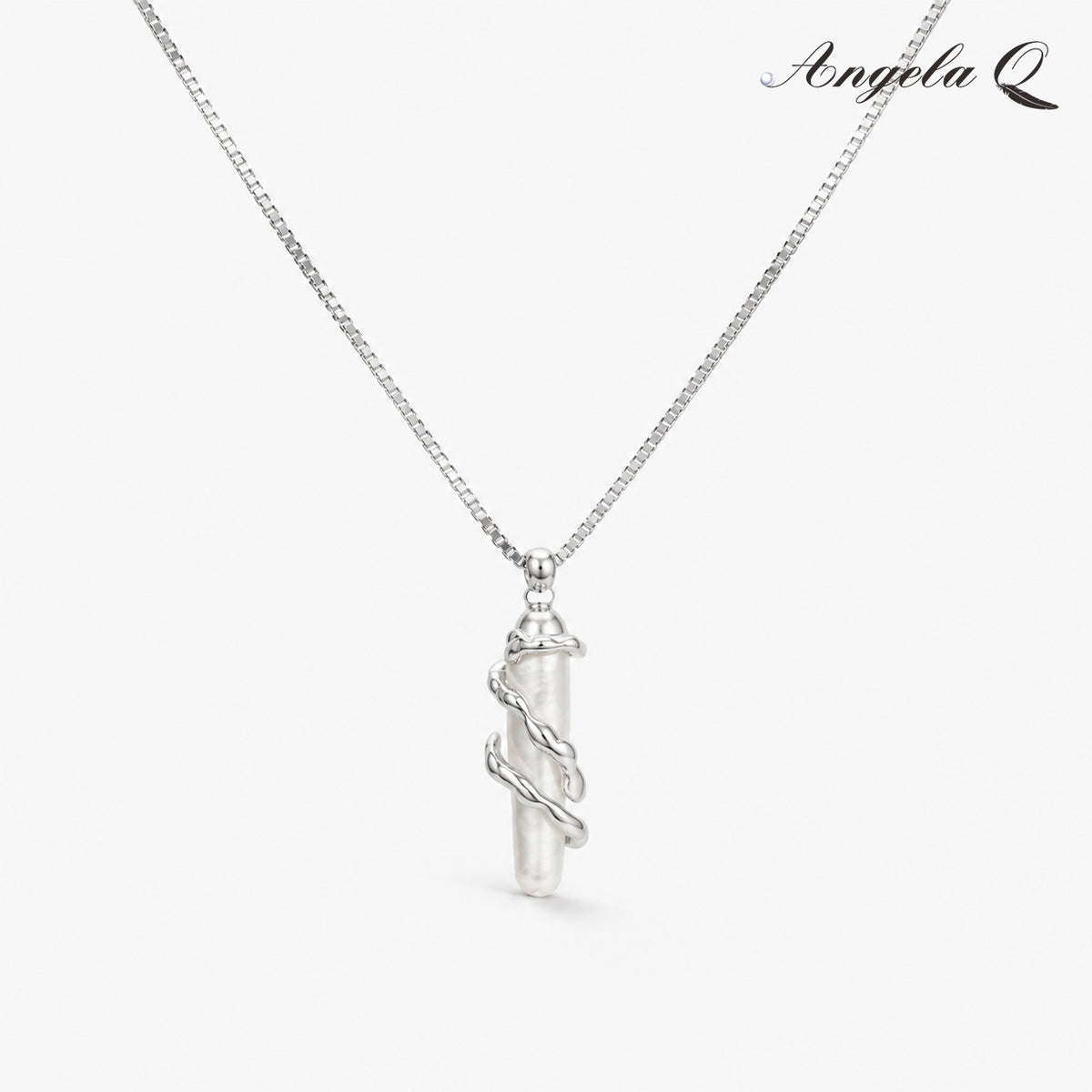 MONTEREY CLUSTER - FRESHWATER PEARL NECKLACE