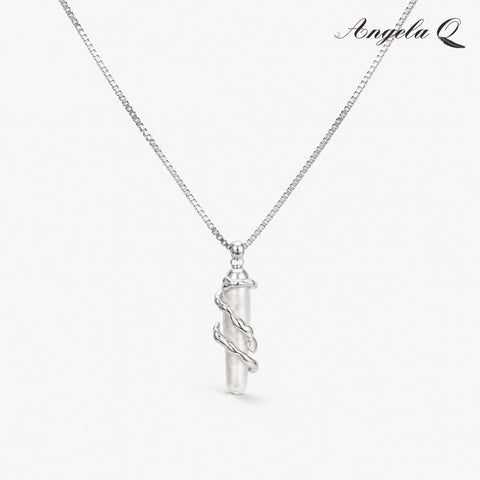MONTEREY CLUSTER - FRESHWATER PEARL NECKLACE