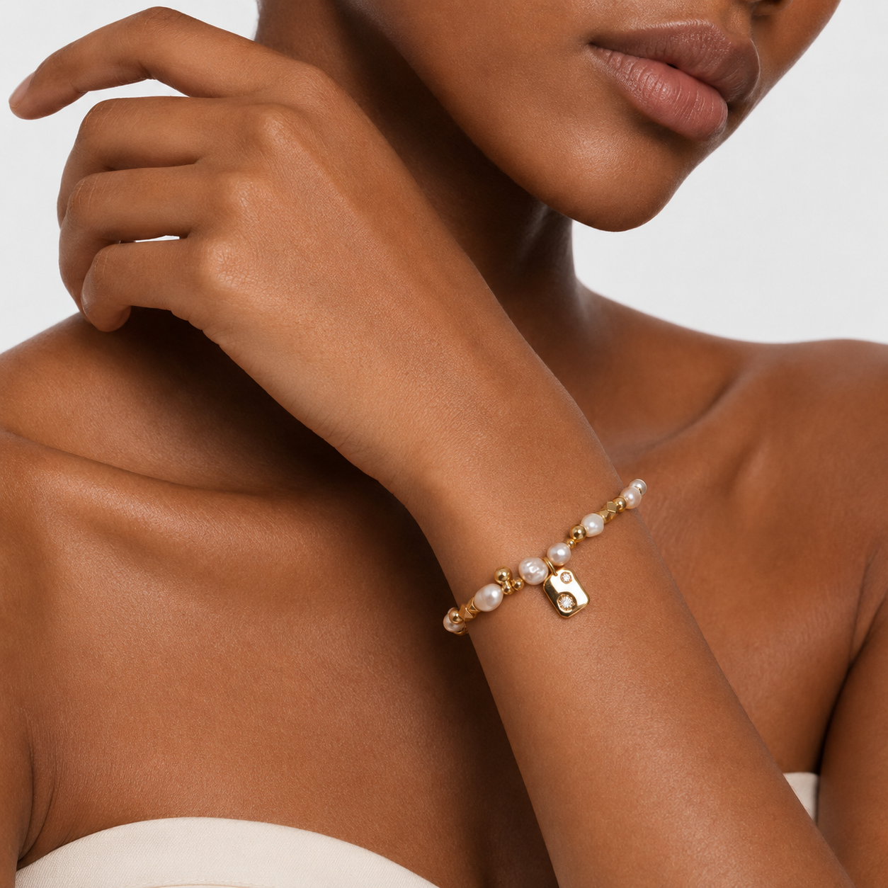GOLDEN COAST PEARL CHARM BRACELET-200040T