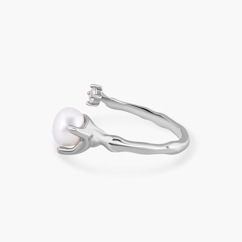 SOLAR ECLIPSE PEARL TWIST RING WITH DIAMOND ACCENT