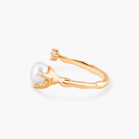 SOLAR ECLIPSE PEARL TWIST RING WITH DIAMOND ACCENT