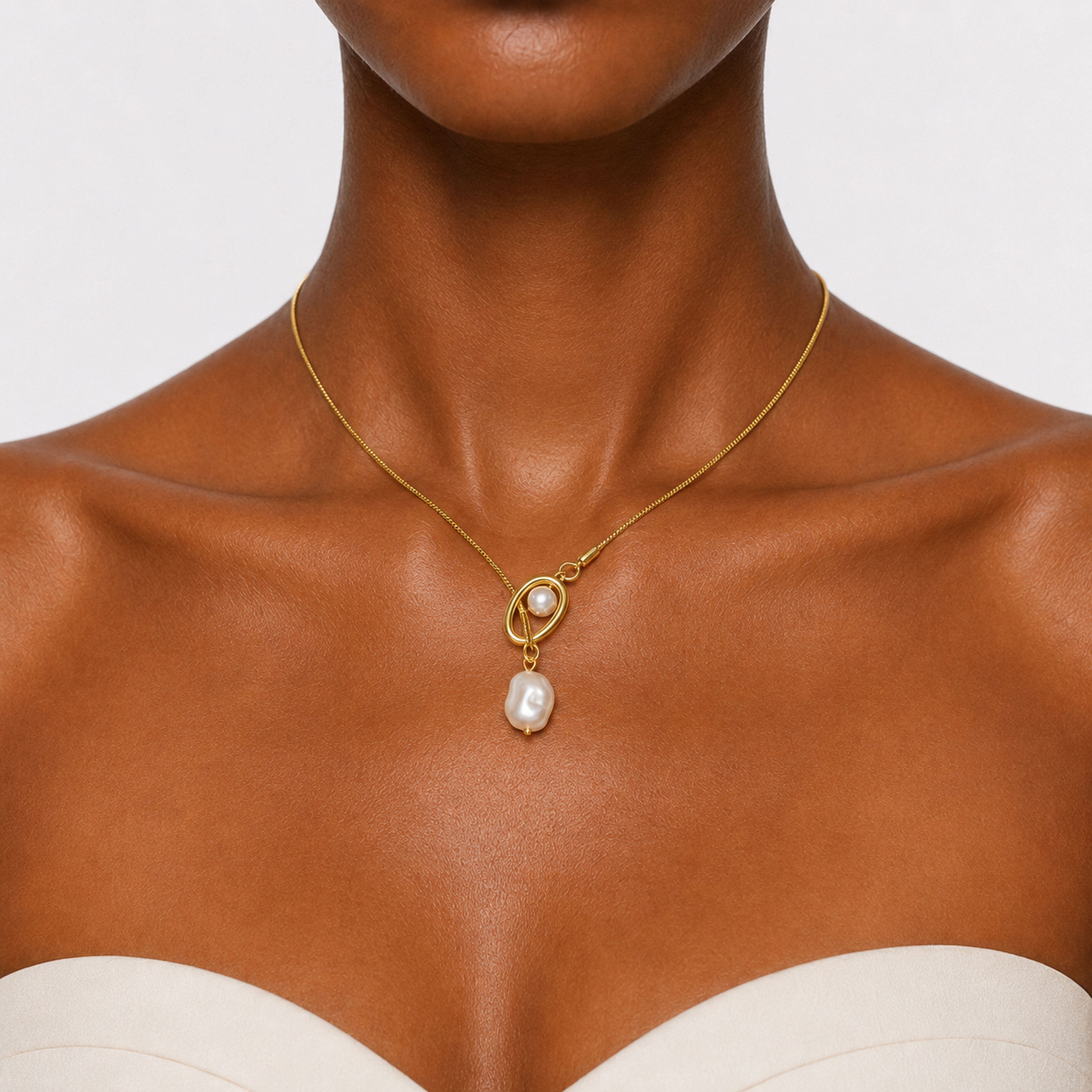 GOLDEN BAY - GOLD RESIN CHARM NECKLACE