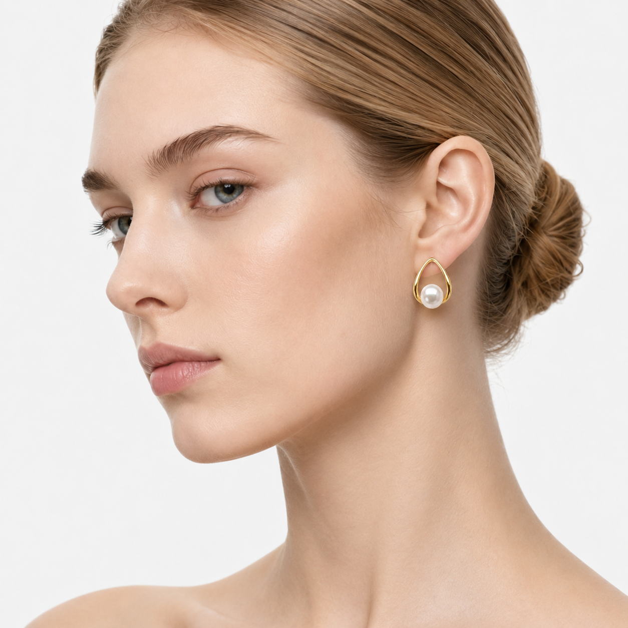 OCEANSIDE - PEARL TEARDROP STUD EARRINGS