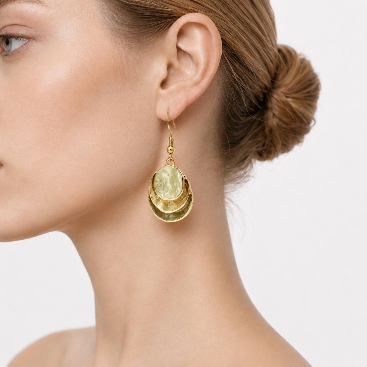 GOLDEN COVE HONEY SHELL DROP EARRINGS-400054N