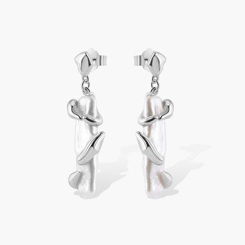 GO GLAM BAROQUE PEARL EARRINGS