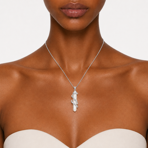 MONTEREY CLUSTER - FRESHWATER PEARL NECKLACE