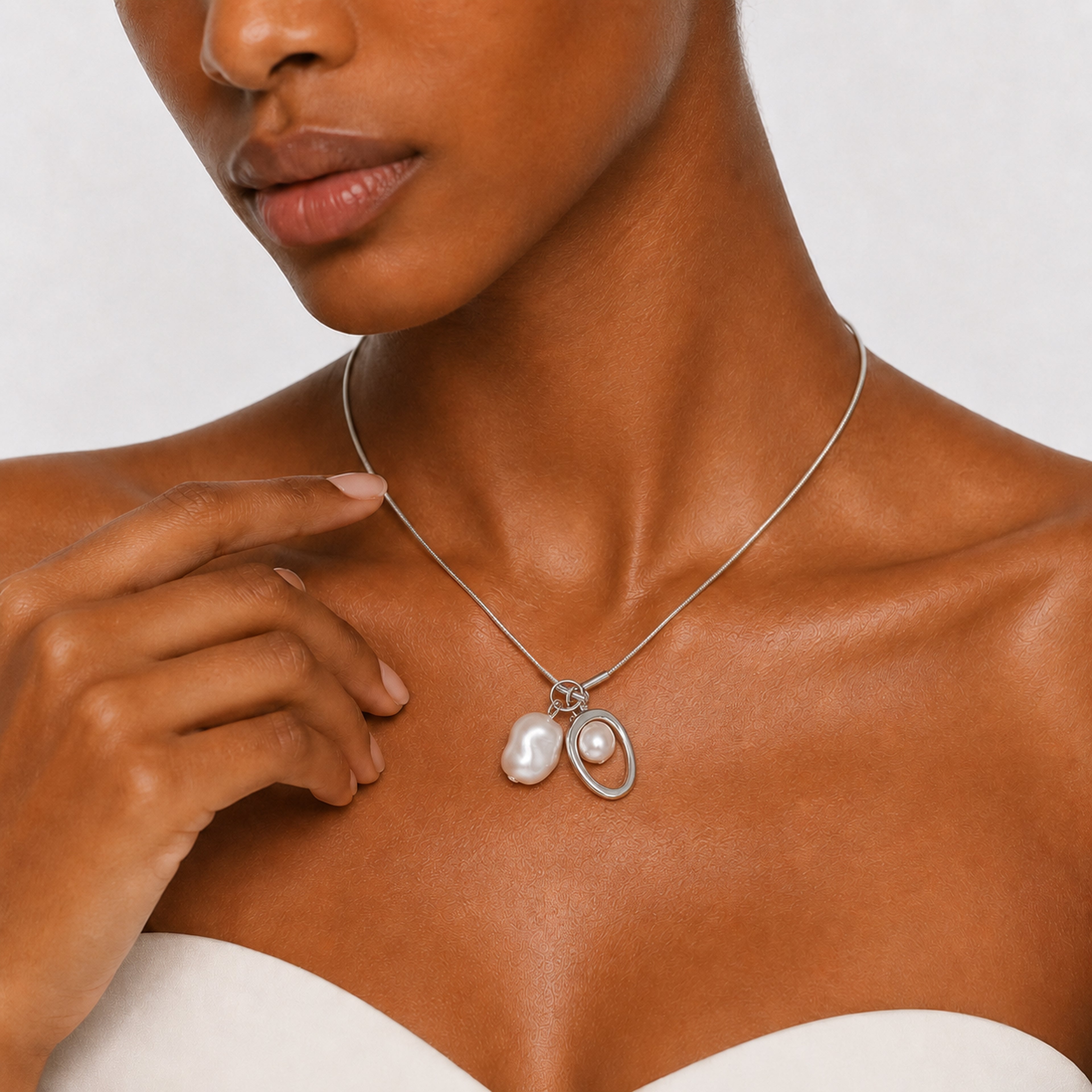 MOON BAY - SILVER RESIN CHARM NECKLACE