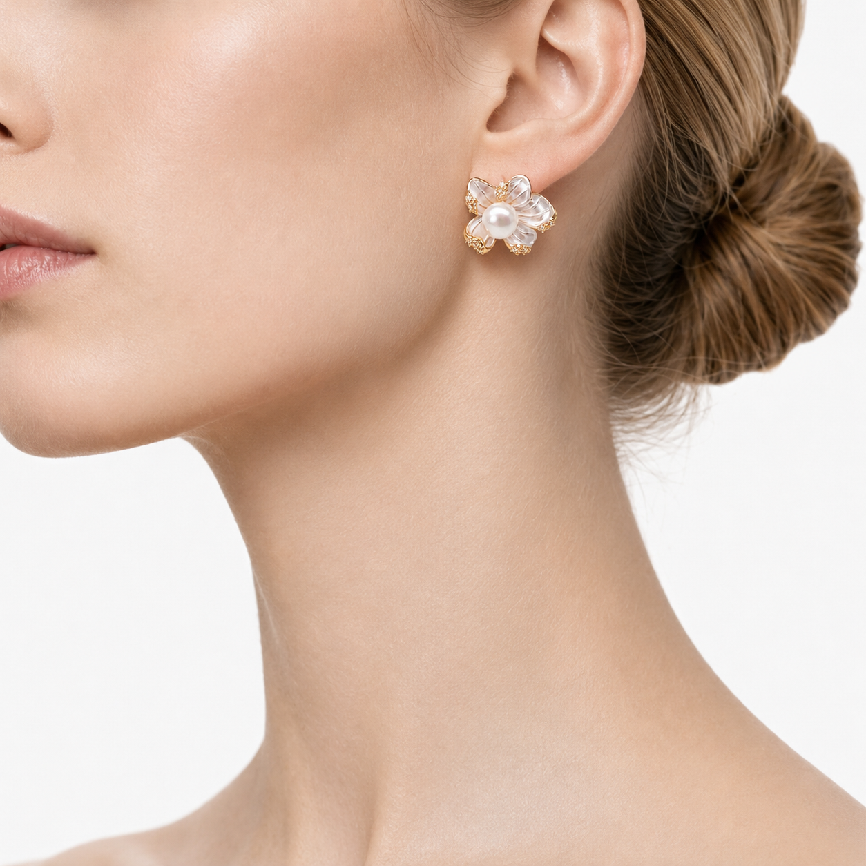 ROSE COVE - PEARL FLOWER STUD EARRINGS