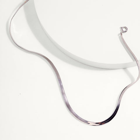 THE SNAKE NECKLACE