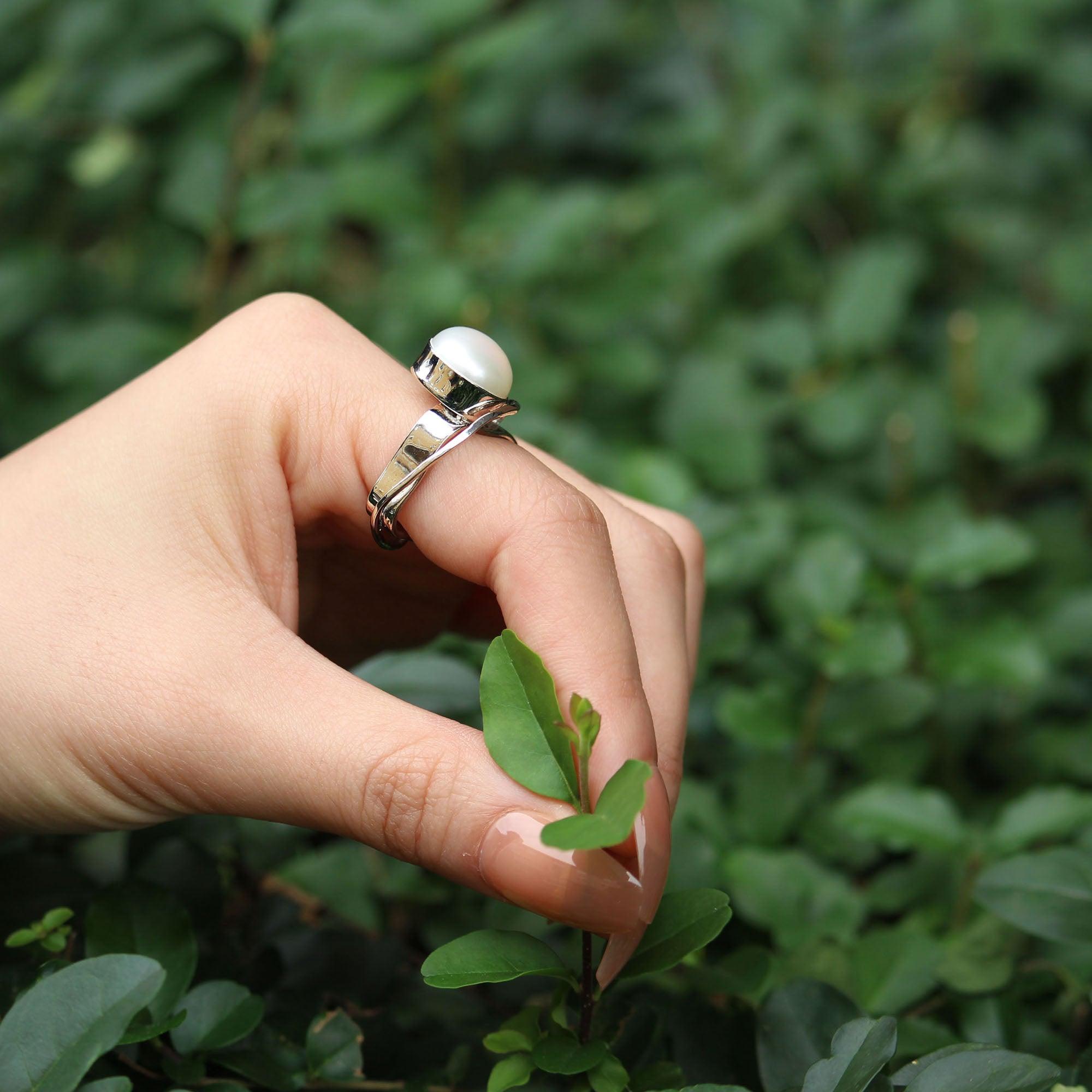 Hexagonal Ring with Pearl